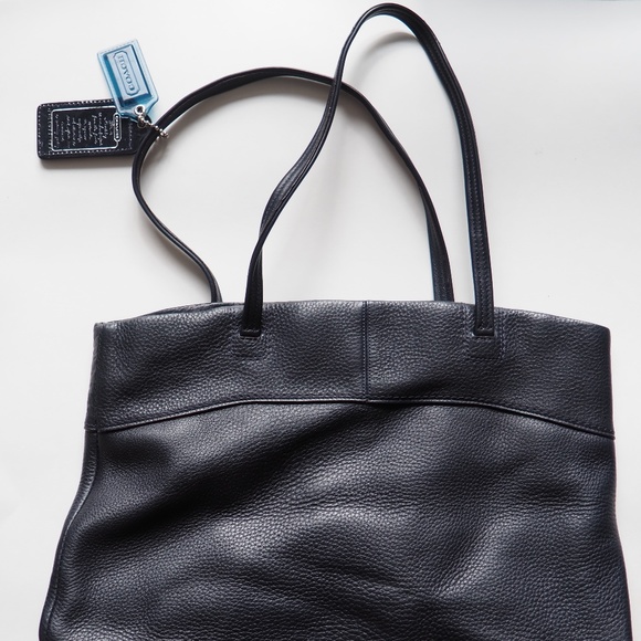 Authentic Navy Leather Coach Bag - Picture 2 of 9